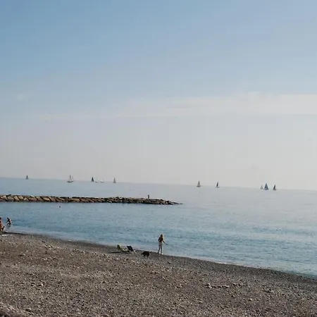 Margherita Trilocale Ad A Pochi Passi Dal Mare Appartement Ospedaletti